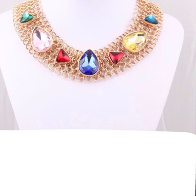 "the selena" neckpiece
