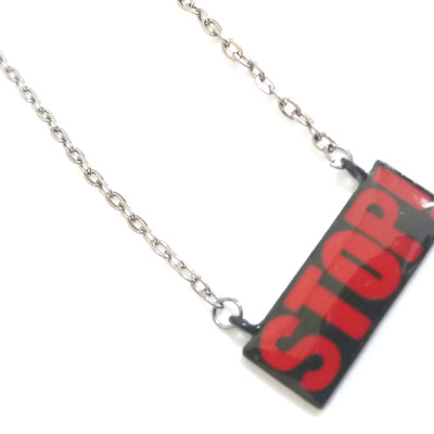 Stop pendant necklace