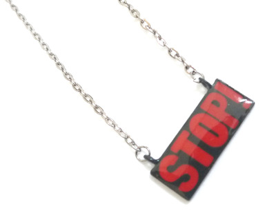 Stop pendant necklace