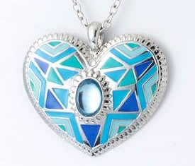 	HEART PENDANT NECKLACE