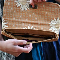 Mini Clutch - Daisies - Thumbnail 3