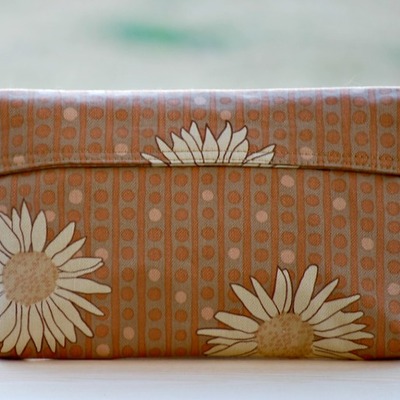 Mini clutch - daisies