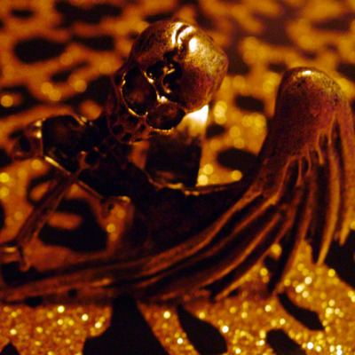 Angelic skull cross ring (gold) 