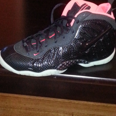 Air foamposite pro yeezy big kids (glow in the dark soles)