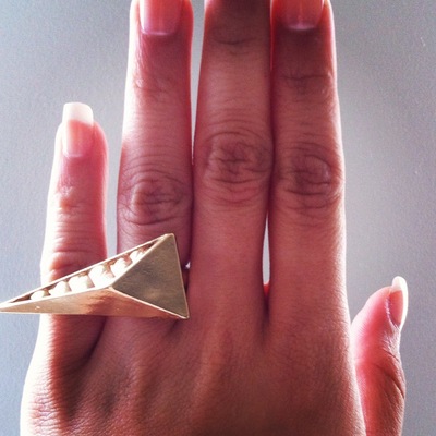 Asymmetrical 2-finger ring