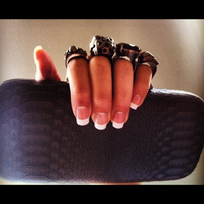 Knuckle clutch