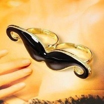 Mustache 2-Finger Ring