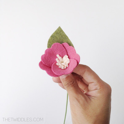Mini poppy inspired flower - single layer