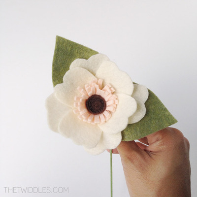 Anemone inspired felt flower - medium
