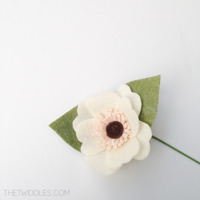 Anemone Inspired Felt Flower - Medium - Thumbnail 2