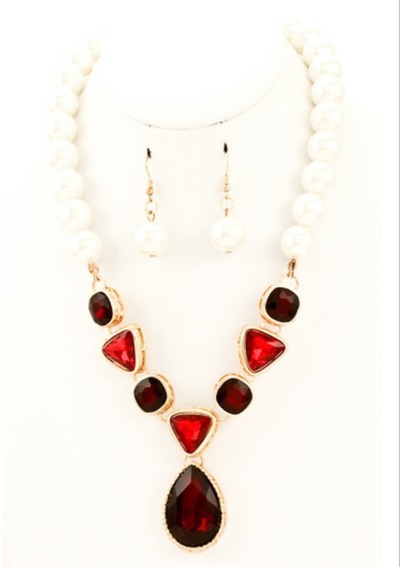 Pearl & Stone Statement Necklace