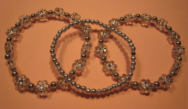 Clear Flower Acrylic Stretch Bracelets