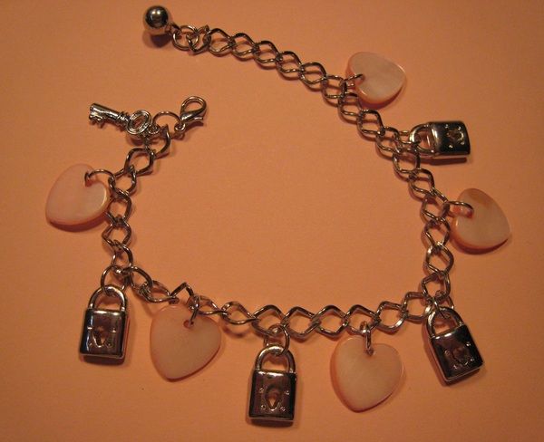 Pink Shell Heart Charm Bracelet