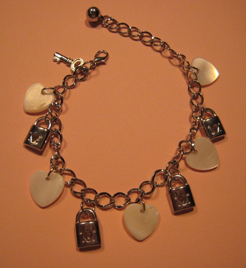 White Shell Heart Charm Bracelet