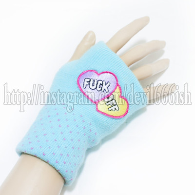 Punky heart gloves