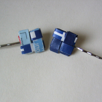 Blueberry bobby pin pair