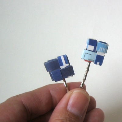 Blueberry bobby pin pair - Thumbnail 2
