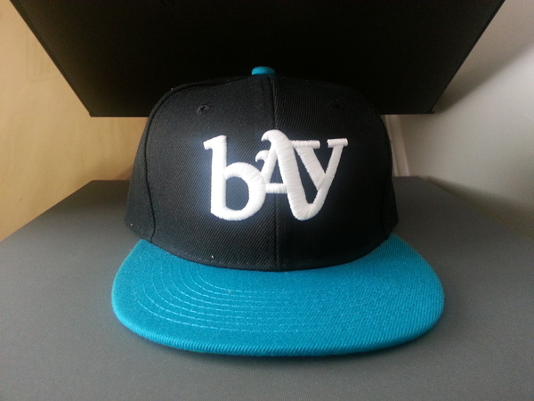Bay Snapback Black and Turquoise