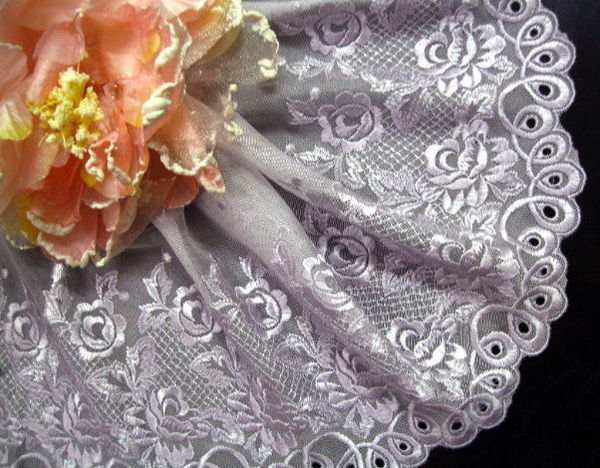 Lace Border 209