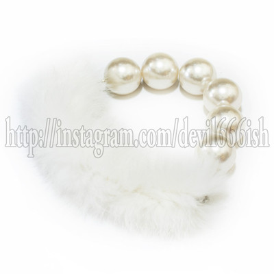 Fluffy X Pearl necklace