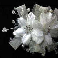 Faux Pearl Petal Flower Beads Rhinestone Crytsal Hair Clip - Thumbnail 2