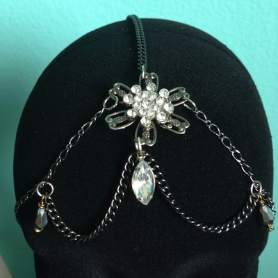 Dainty headpiece