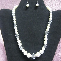 White Glass & Crystal Necklace Set