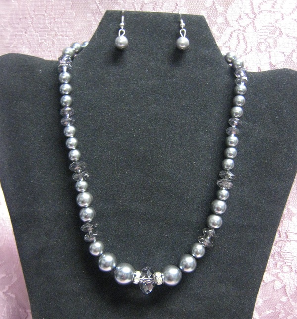 Gray Glass & Crystal Necklace Set