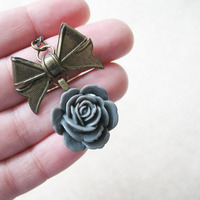 Long Strand Flower Necklace. Large Bow and Rose Charm Necklace. Gray Rose Necklace. Victorian Jewelry - Thumbnail 3