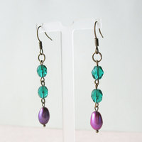 Emerald Green Earrings. Purple Plum Fresh Water Pearl Earrings. Vintage Inspired Earrings. - Thumbnail 1