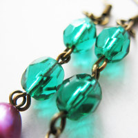 Emerald Green Earrings. Purple Plum Fresh Water Pearl Earrings. Vintage Inspired Earrings. - Thumbnail 3
