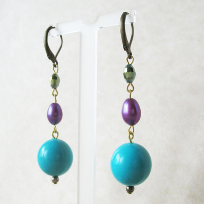 Turquoise blue beaded earrings. aqua blue and purple earrings.  retro pool party chic.