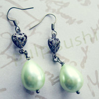 Green Pearl Earrings. Heart and Pearl Coat Earrings. Vintage Inspired. Downton Abbey. - Thumbnail 2