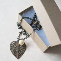 Heart Leaf Filigree Necklace. Heart and Pearl Necklace. Shabby Chic Jewelry. Vintage Inspired. - Thumbnail 3