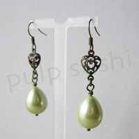 Green Pearl Earrings. Heart and Pearl Coat Earrings. Vintage Inspired. Downton Abbey. - Thumbnail 4