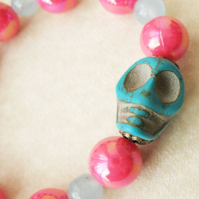 Bohemian gypsy skull pink and teal stretch bead bracelet - dia de los muertos