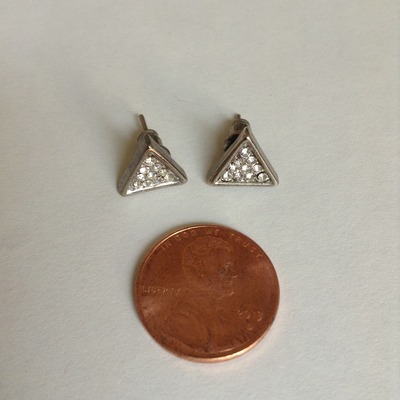Pyramid stud earrings