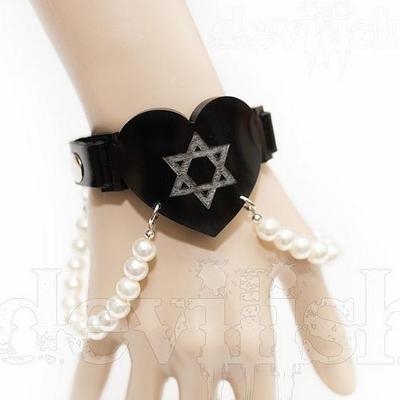 Darkened heart bracelet