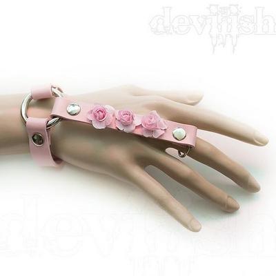 Blooming hand harness