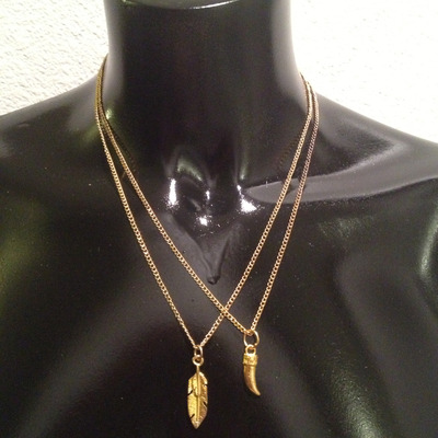 Talon and feather layering necklace set