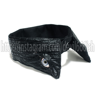 Devil eyes  collar