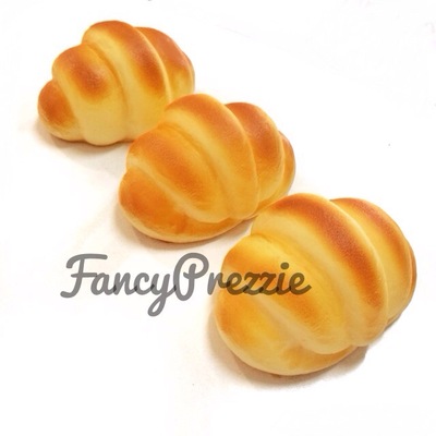 Jumbo Croissant Squishy 
