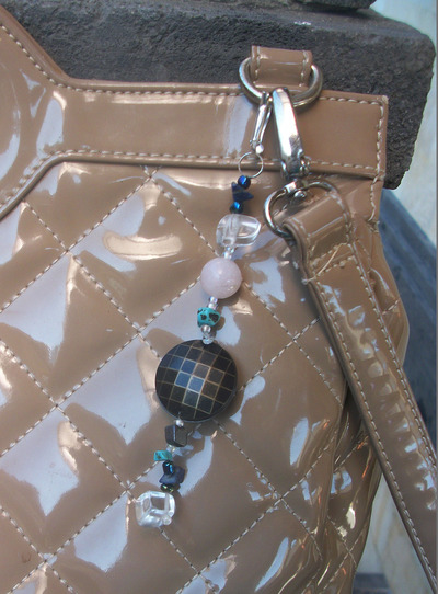 ILMU HITAM - PELINDUNG DAN PEMBATAS PERSONAL PROTECTOR CRYSTAL - KEY CHAIN