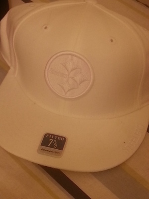 Reebok pittsburgh steeles 7 3/8 fitted