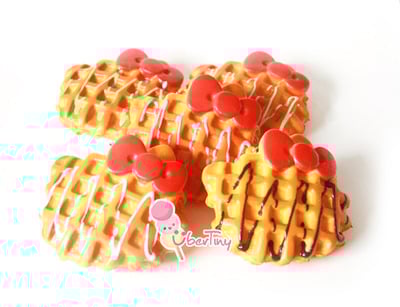 Jumbo Hello Kitty Waffle Squishy