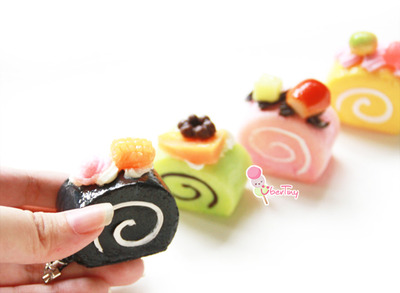 Squishy Mini Swiss Roll/Log cake