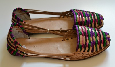 Size 39 US 8 Women's Caites 