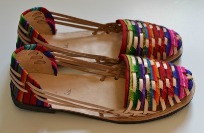 Size 39 US 8 Women's Caites 