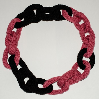 Chain link scarf - pink and black - Thumbnail 5