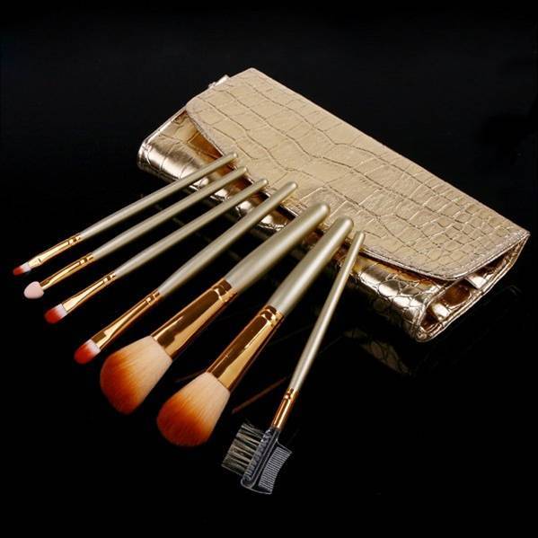Solid Gold 7 Pc Makeup Brush Set w/Gold Leather bag